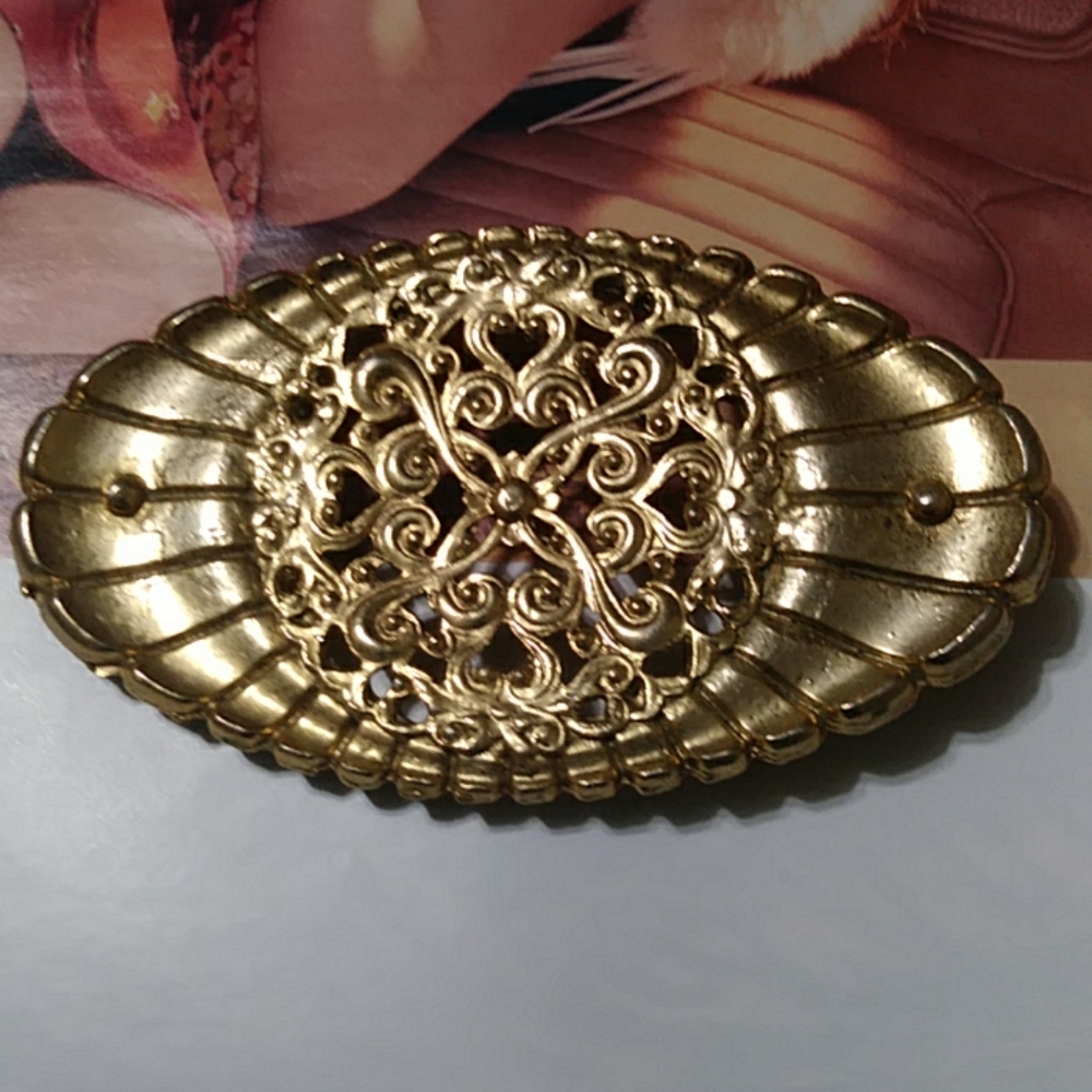 C Gorgeous vtg large belt buckle